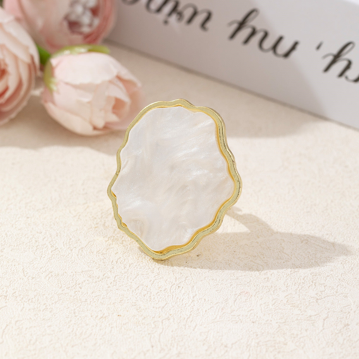 Color plate ring white