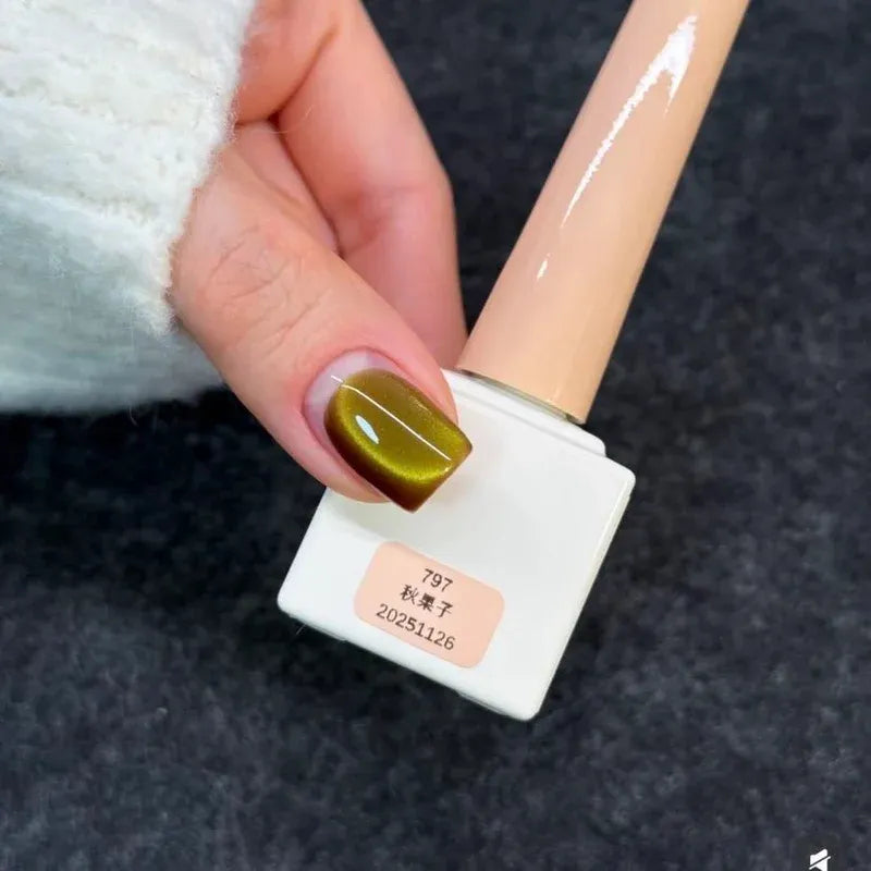 191 Autumn Chestnut magnetic cat eye gel polish featuring a rich warm brown tone that creates a stunning 3D nail effect with soft shimmer and reflective nail design, perfect for elegant fall-inspired professional gel manicures with salon-quality shine and multidimensional depth.