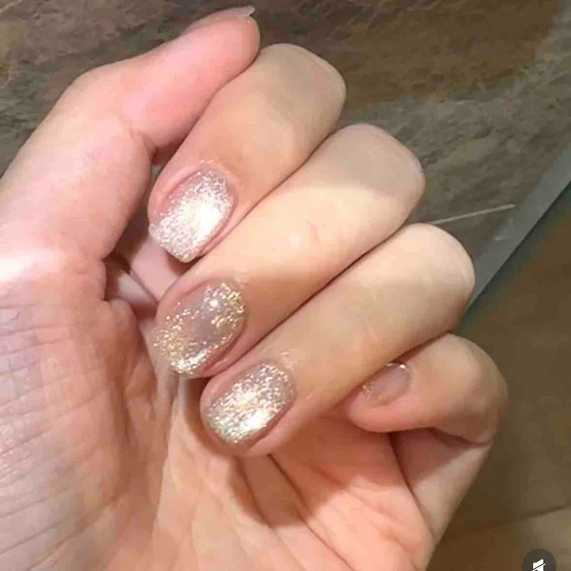 Lovable Silver magnetic cat eye gel polish creating a dazzling 3D nail effect with cool metallic shimmer and reflective nail design, perfect for stylish nail art and professional gel manicures, delivering brilliant salon-quality shine and multidimensional depth on polished nails.